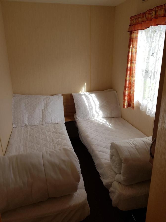 Pg49 8 Berth Pet Friendly Caravan Golden Palm Hotel Чапъл Сейнт Лионардс Екстериор снимка