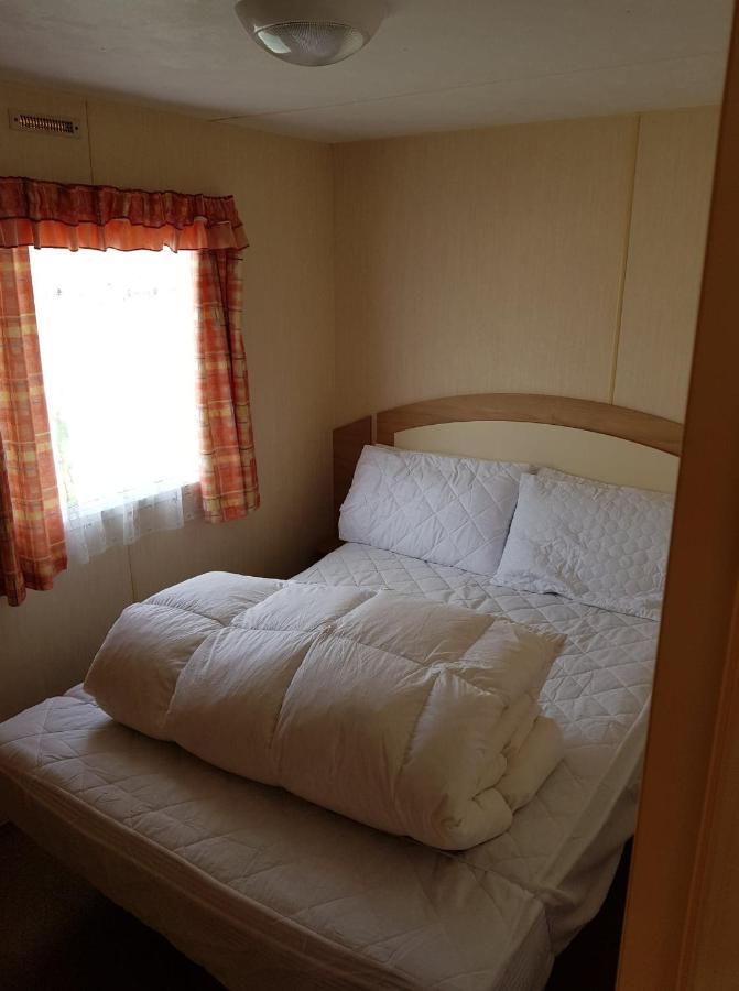 Pg49 8 Berth Pet Friendly Caravan Golden Palm Hotel Чапъл Сейнт Лионардс Екстериор снимка