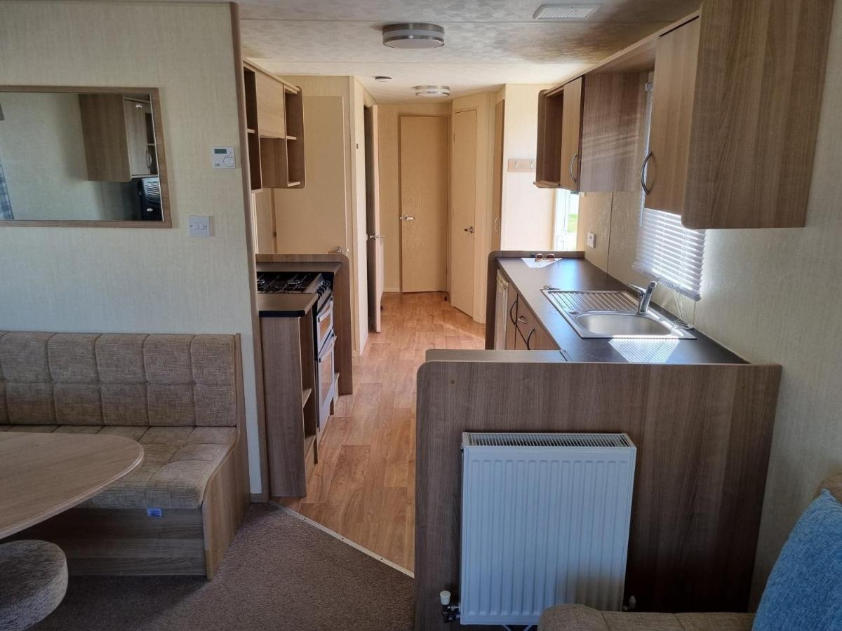 Pg49 8 Berth Pet Friendly Caravan Golden Palm Hotel Чапъл Сейнт Лионардс Екстериор снимка