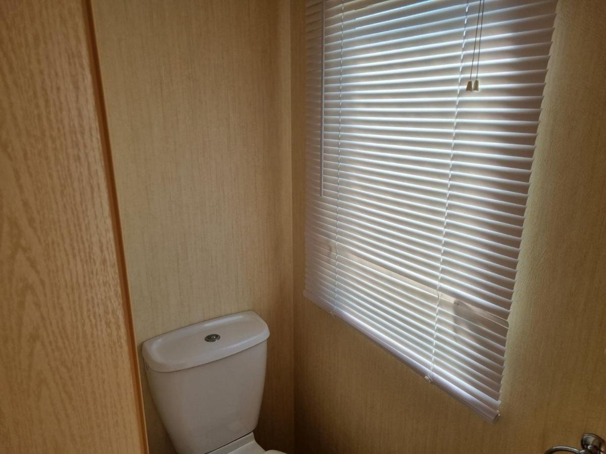 Pg49 8 Berth Pet Friendly Caravan Golden Palm Hotel Чапъл Сейнт Лионардс Екстериор снимка